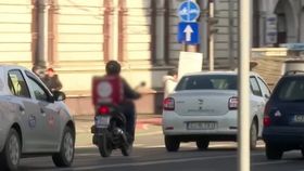 VIDEO Se iau măsuri de siguranță în plus pentru livratorii din Cluj Napoca. Despre ce este vorba